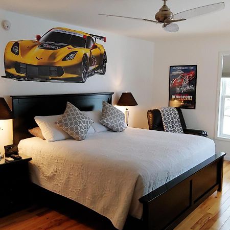 Apex Inn Bed And Breakfast วัตกินส์เกลน ภายนอก รูปภาพ