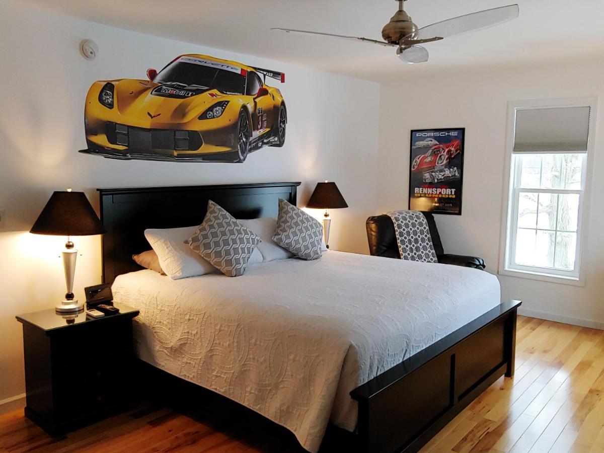 Apex Inn Bed And Breakfast วัตกินส์เกลน ภายนอก รูปภาพ