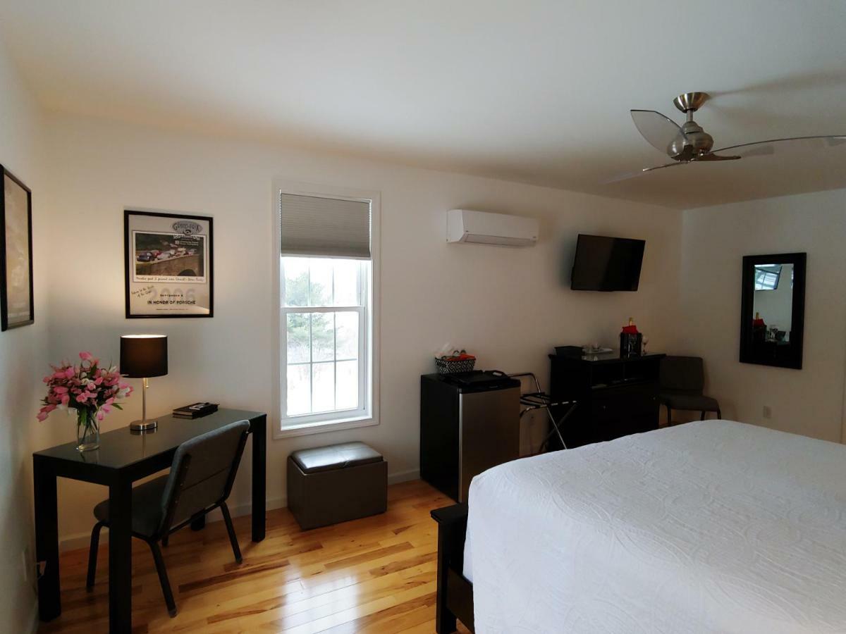 Apex Inn Bed And Breakfast วัตกินส์เกลน ภายนอก รูปภาพ