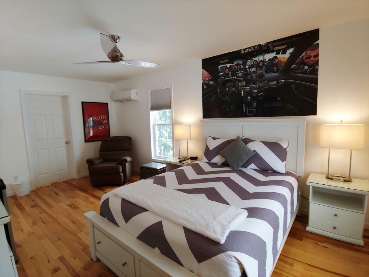 Apex Inn Bed And Breakfast วัตกินส์เกลน ภายนอก รูปภาพ